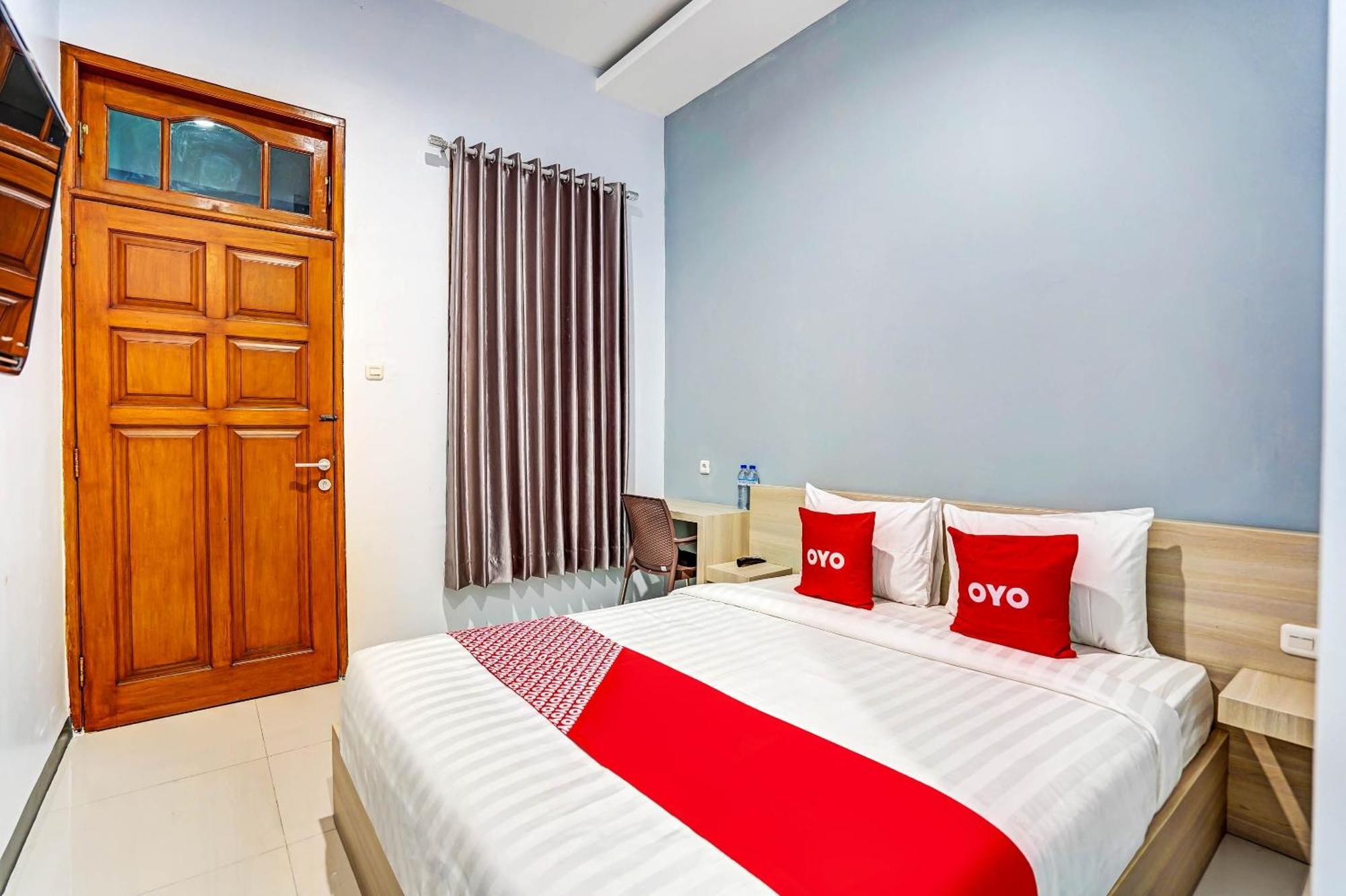 Oyo 90891 Parang Kusumo Residence Krembangan Buitenkant foto
